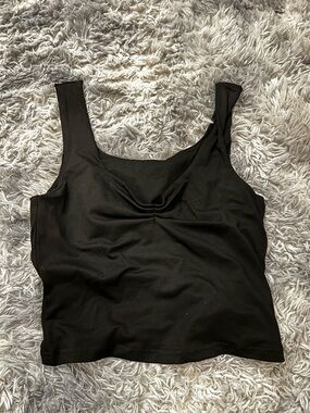 SHEIN Black Scoop Neck Cropped Tank